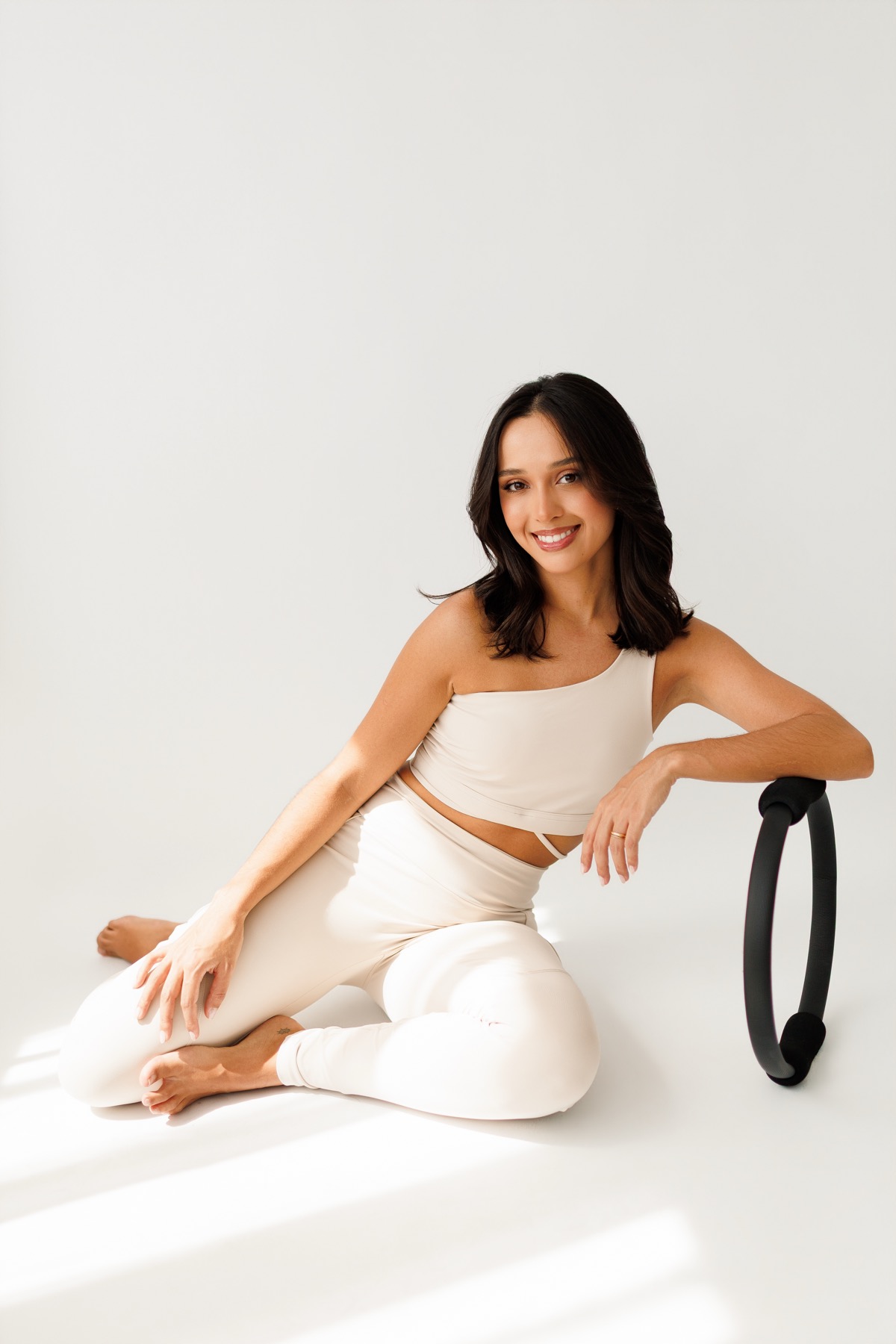 Instrutora do Studio Vivae em prática de Mat Pilates Clássico